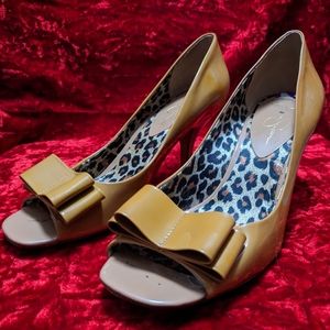 Caramel patent open toe pumps with bow by Jessica Simpson
